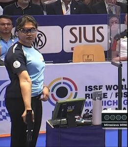 ​🎯 The World Record Breakdown : Esha Singh – 10m Air Pistol and 25m Pistol Shooting